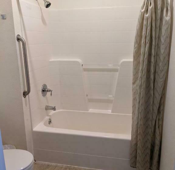 标准间, Lighthouse Inn