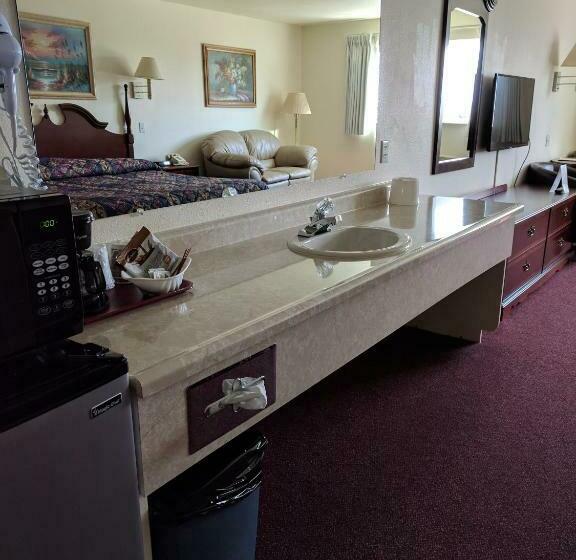 带大床的标准间, Lighthouse Inn