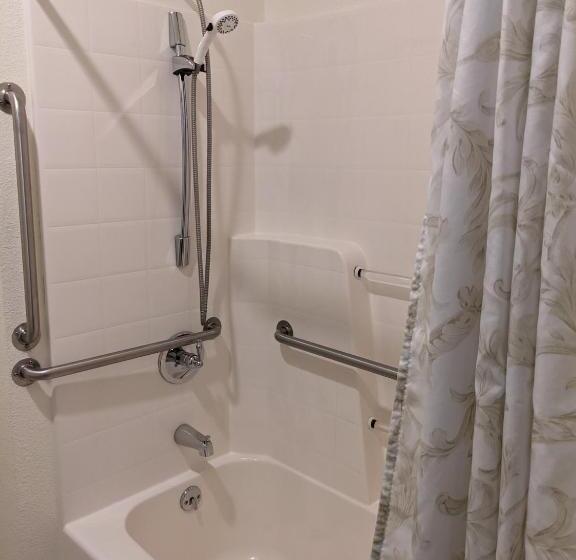 适合残疾人士使用的带超级大床的标准间, Lighthouse Inn