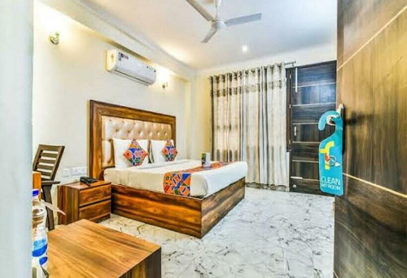 디럭스 룸, Mavens House Gurgaon Behind Google Building Nh 8