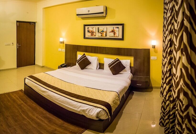 디럭스 룸, Mavens House Gurgaon Behind Google Building Nh 8