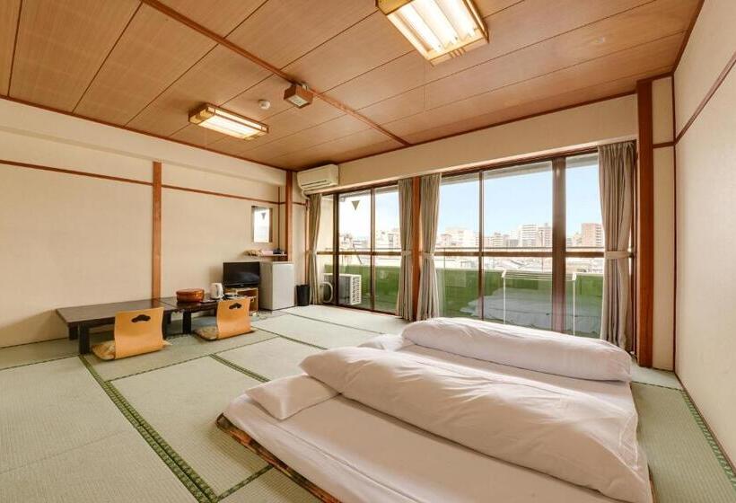 Семейный Номер, Oumiya