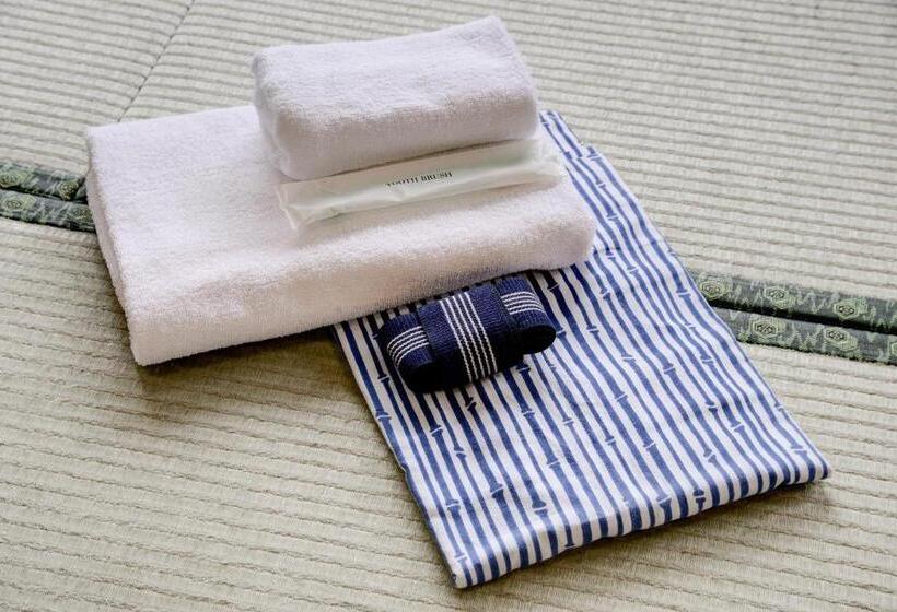 Семейный Номер, Oumiya