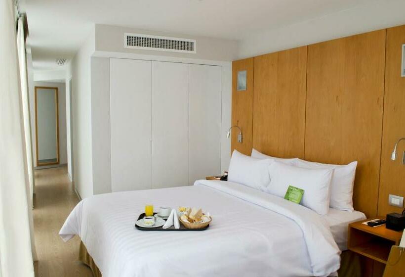 Номер Deluxe Вид на Город, Ramada Encore By Wyndham Lima San Isidro