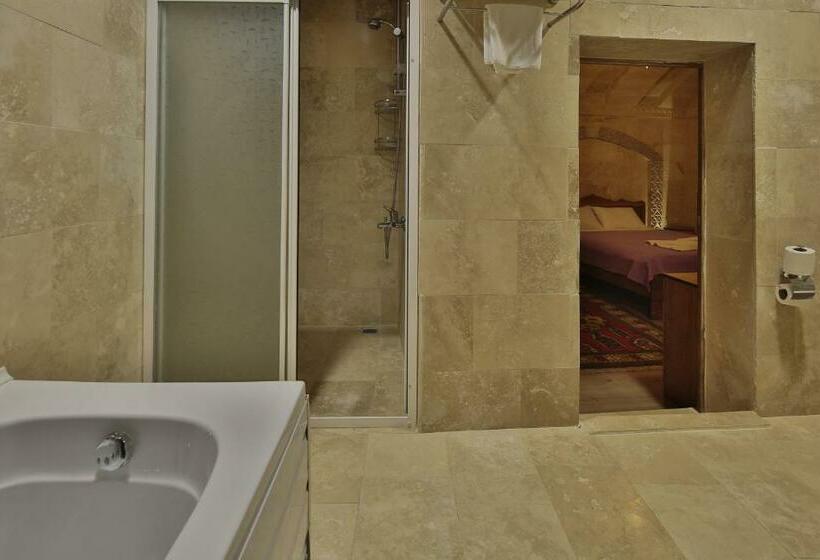 スーペリアトリプルルーム, Relic House