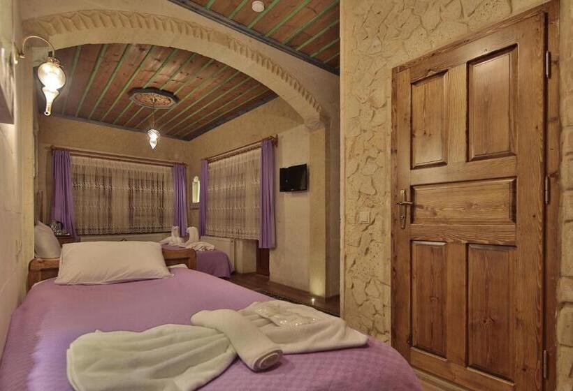 デラックストリプルルーム, Relic House