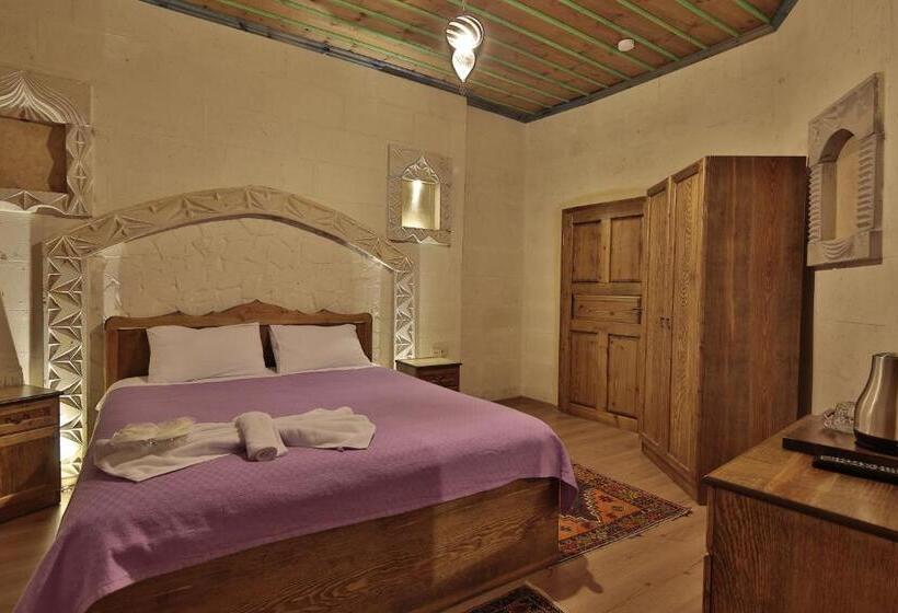 سوییت لوکس, Relic House