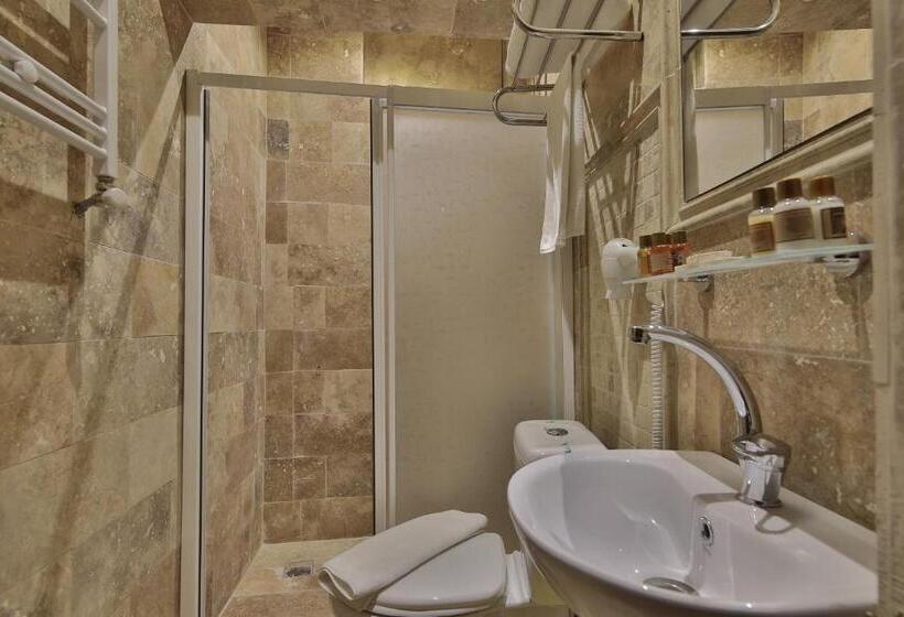 スタンダードルーム, Relic House