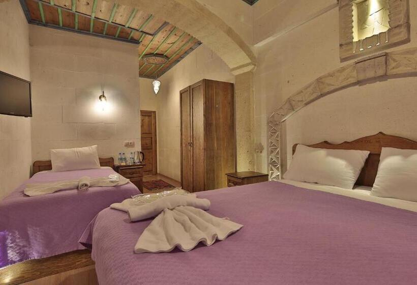 اتاق سوپریور سه تخته, Relic House