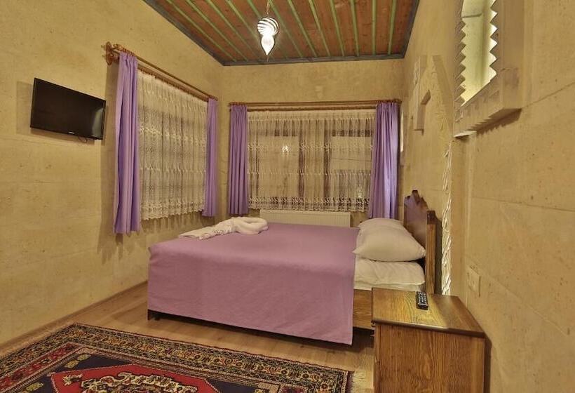 اتاق لوکس, Relic House