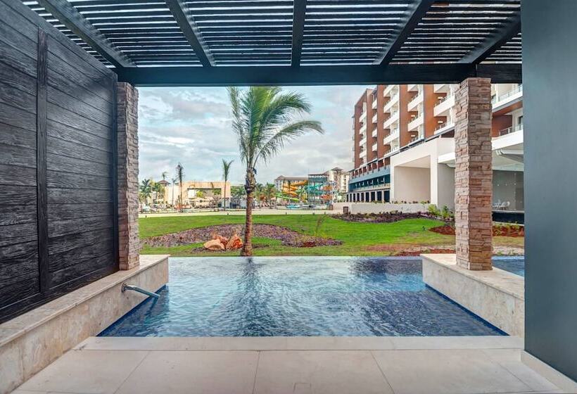 سوییت جونیور لوکس, Royalton Blue Waters Montego Bay, An Autograph Collection All Inclusive Resort