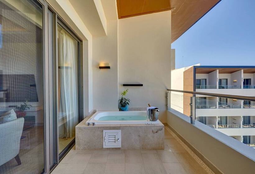 سوئیت دلوکس 2 خوابه, Royalton Blue Waters Montego Bay, An Autograph Collection All Inclusive Resort