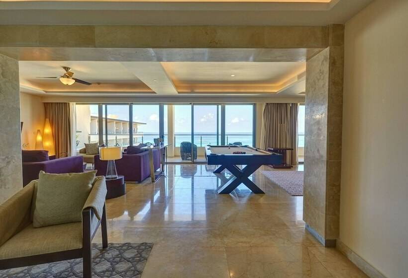 سوئیت دلوکس 2 خوابه, Royalton Blue Waters Montego Bay, An Autograph Collection All Inclusive Resort