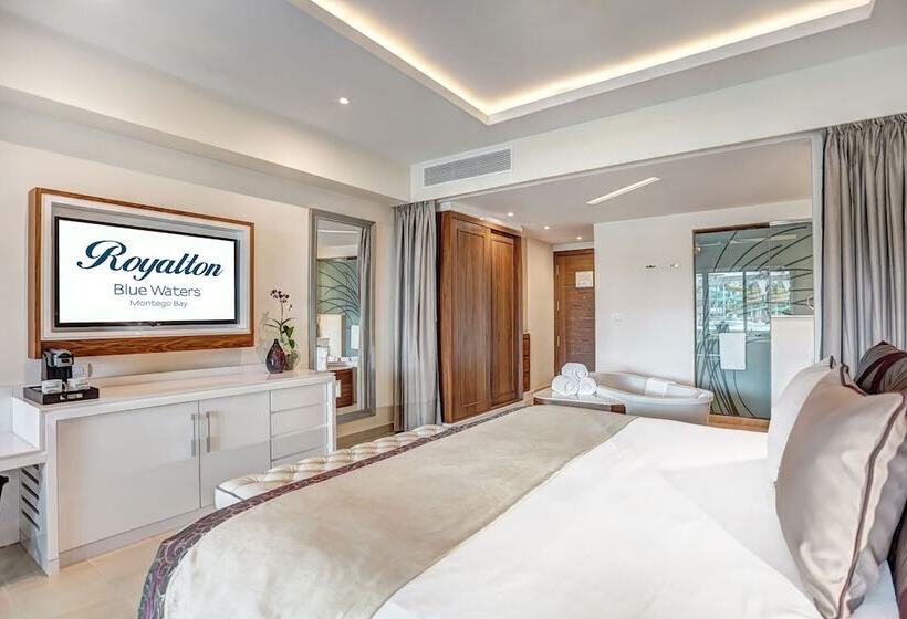 سوییت جونیور لوکس با چشم‌انداز دریا, Royalton Blue Waters Montego Bay, An Autograph Collection All Inclusive Resort