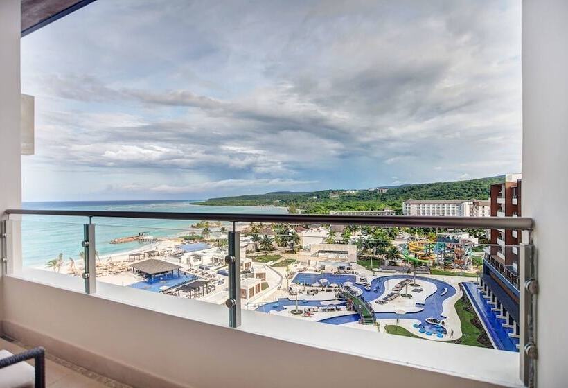سوییت جونیور لوکس با چشم‌انداز دریا, Royalton Blue Waters Montego Bay, An Autograph Collection All Inclusive Resort