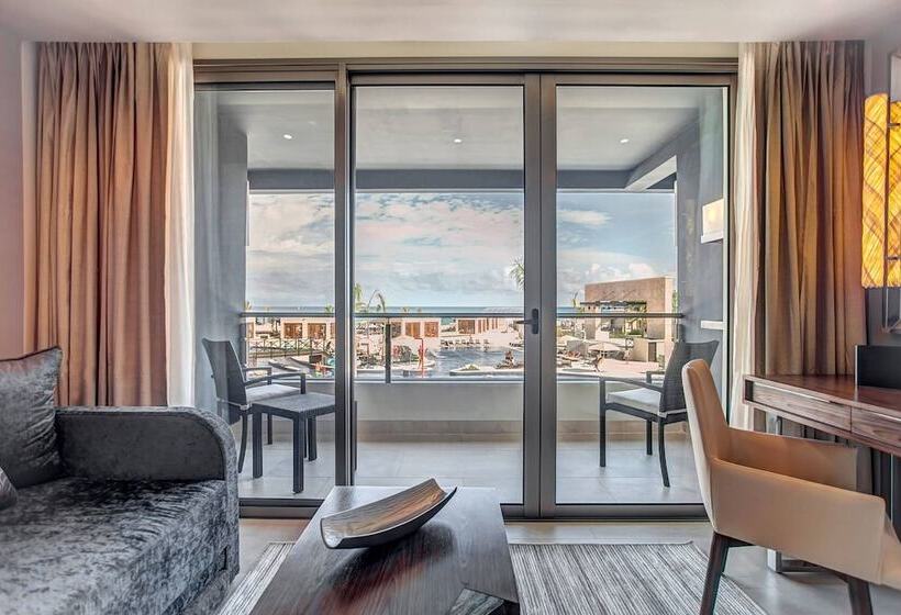 سوییت جونیور لوکس, Royalton Blue Waters Montego Bay, An Autograph Collection All Inclusive Resort