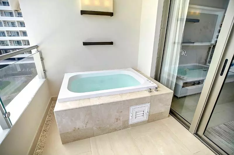 سوئیت پرزیدنت, Royalton Blue Waters Montego Bay, An Autograph Collection All Inclusive Resort