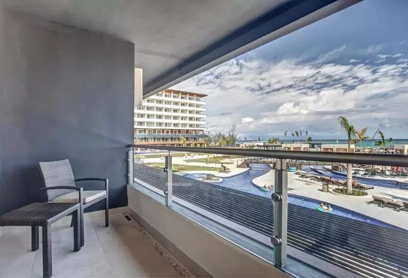 سوییت جونیور لوکس, Royalton Blue Waters Montego Bay, An Autograph Collection All Inclusive Resort