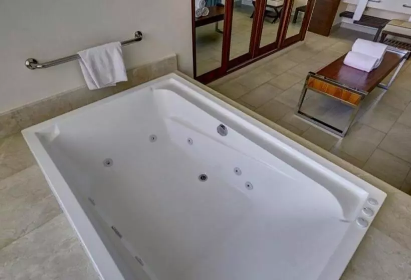 سوئیت پرزیدنت, Royalton Blue Waters Montego Bay, An Autograph Collection All Inclusive Resort