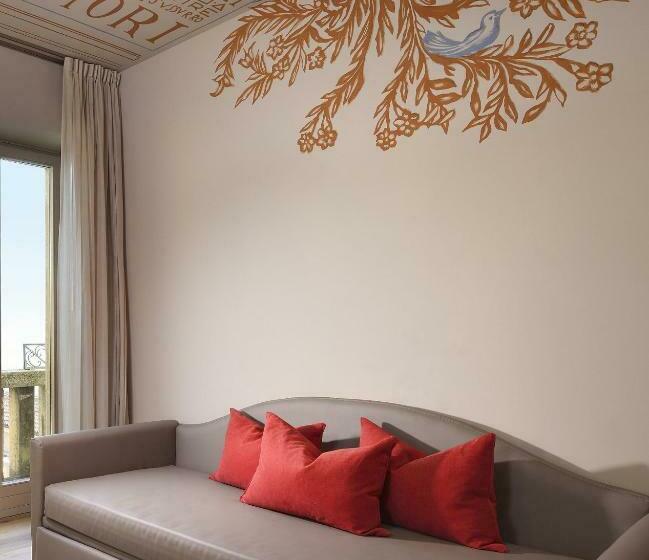 سوئیت با بالکن, Titano Suites