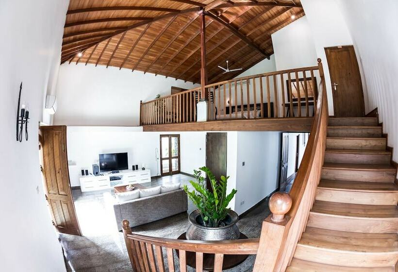 디럭스 스위트, Villa White Queen