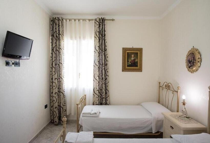 スタンダードトリプルルーム, B&b Alloggio In Villa Cristina