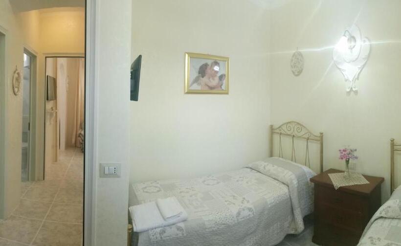 スーペリアファミリールーム, B&b Alloggio In Villa Cristina