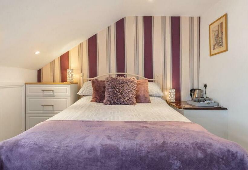 スタンダードトリプルルーム, Coach Guest House