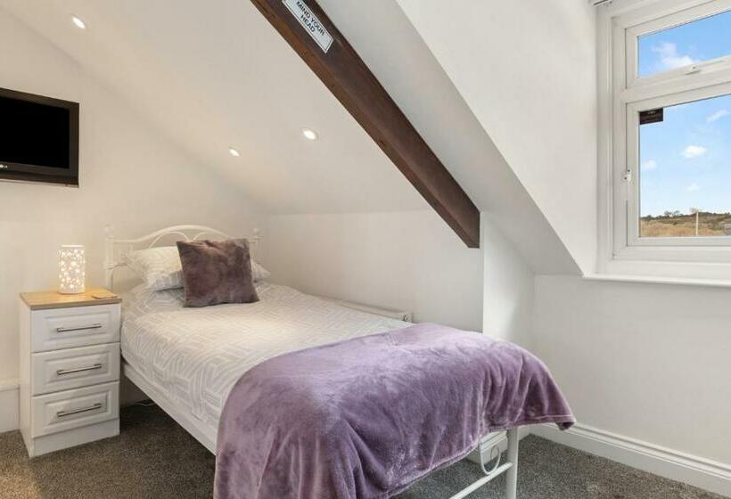 スタンダードトリプルルーム, Coach Guest House