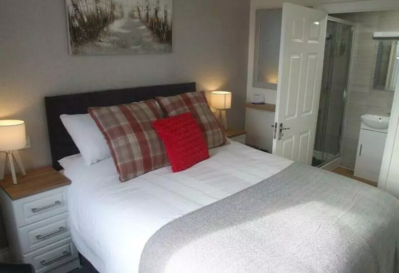اتاق استاندارد با تخت بزرگ, Coach Guest House