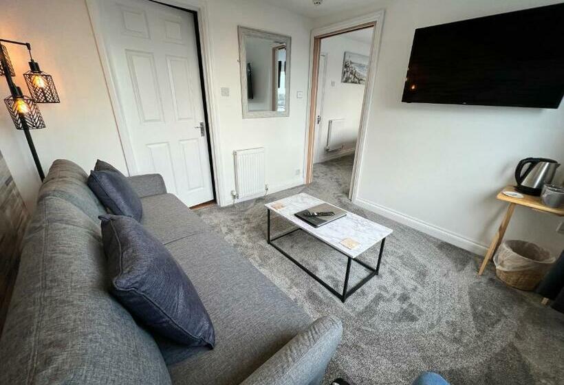 キングサイズベッドのデラックススイート, Coach Guest House