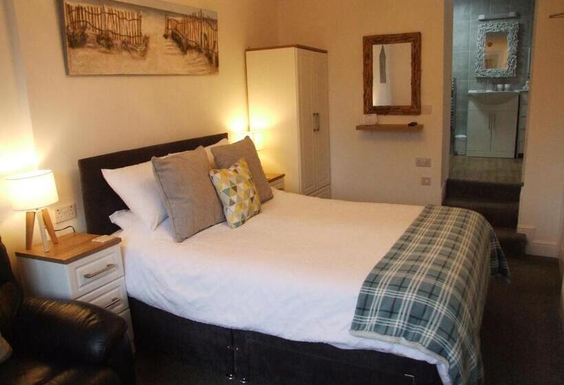 キングサイズベッドのスタンダードルーム, Coach Guest House