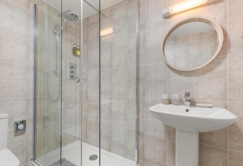 デラックスルーム, Coach Guest House