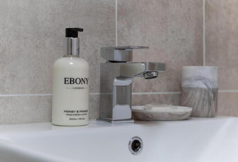 デラックスルーム, Coach Guest House