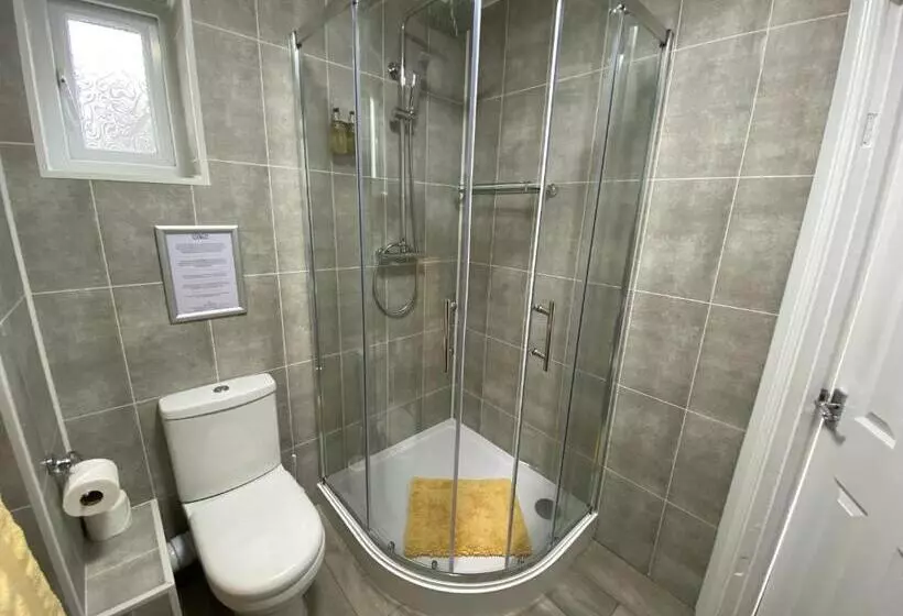 اتاق استاندارد, Coach Guest House