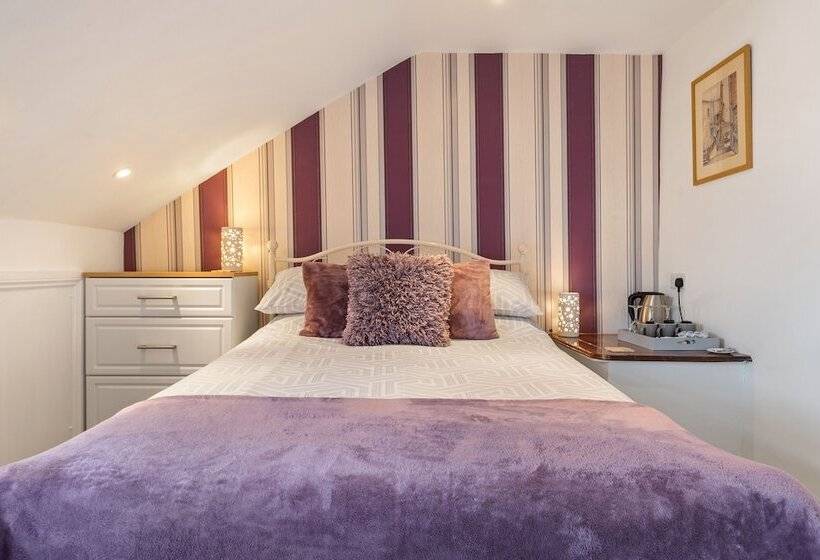 Номер Стандарт Трехместный, Coach Guest House