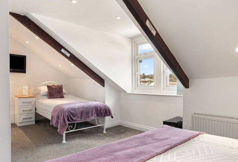 スタンダードトリプルルーム, Coach Guest House