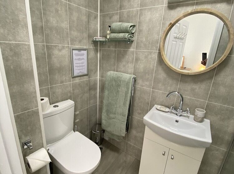 デラックスルーム, Coach Guest House