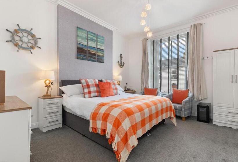 デラックスルーム, Coach Guest House