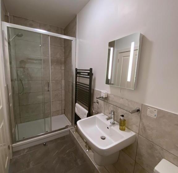 オーシャンビュージュニアスイート, The Lyncroft