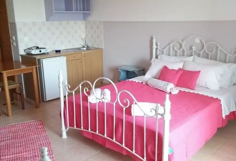 استودیوی سوپریور, Elaias Gi Residence