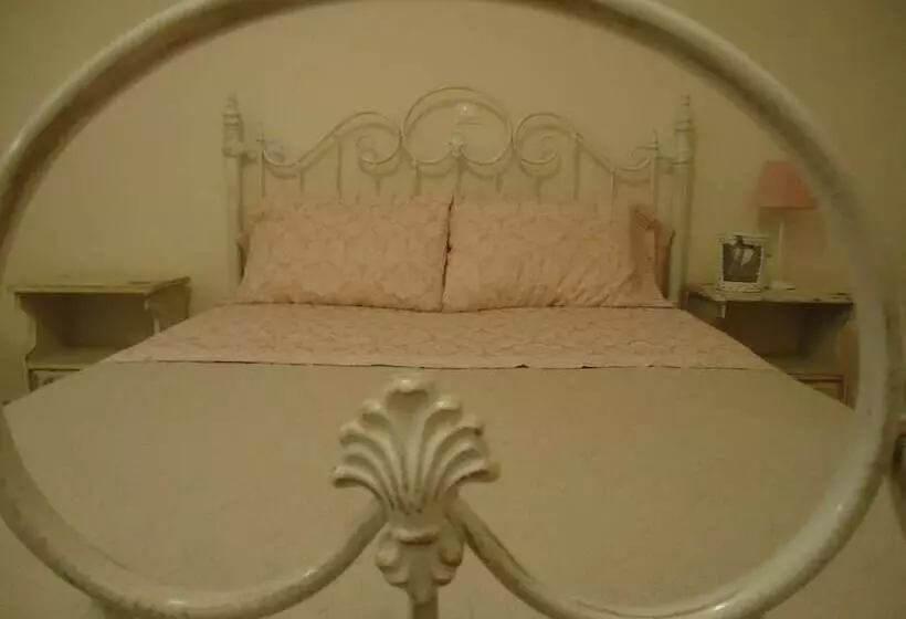 استودیوی سوپریور, Elaias Gi Residence