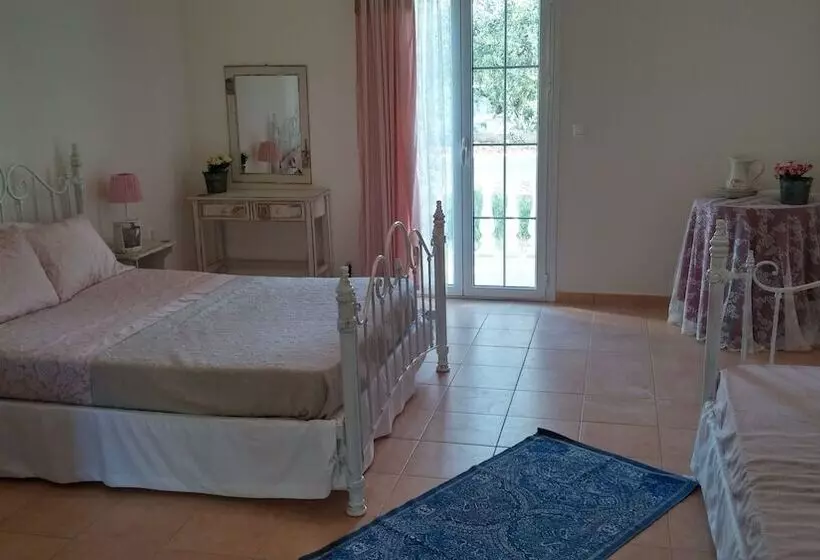 استودیوی سوپریور, Elaias Gi Residence