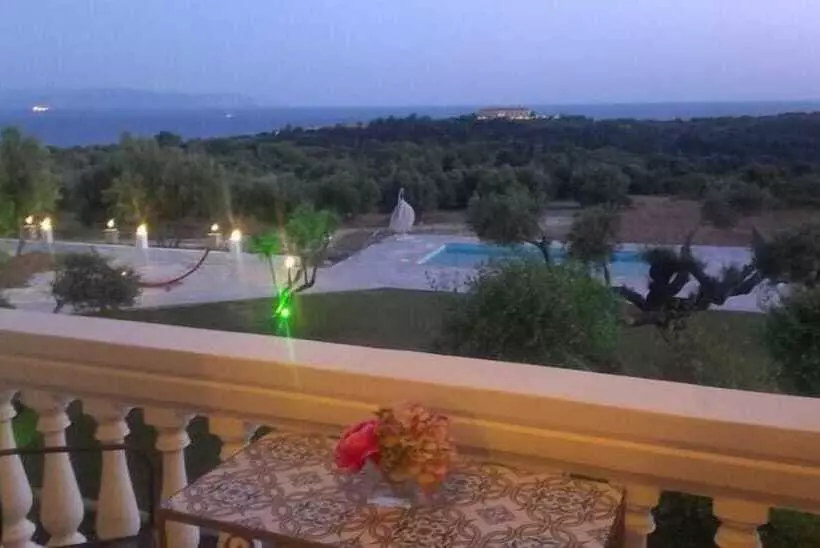 استودیوی استاندارد, Elaias Gi Residence