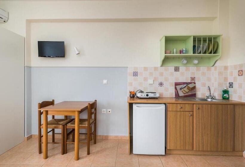 스탠다드 스튜디오, Elaias Gi Residence