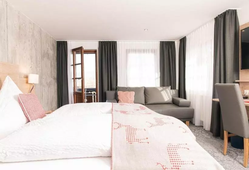 Comfort room with balcony, Genusshotel Hirschen   Erholung Im Grünen