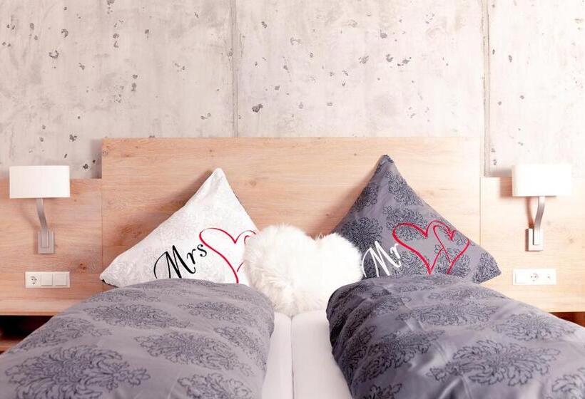 Quarto Comfort com Varanda, Genusshotel Hirschen   Erholung Im Grünen