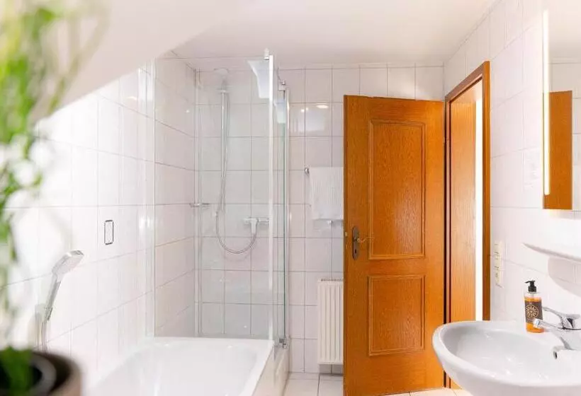 バルコニー付２ベッドルームアパートメント, Genusshotel Hirschen   Erholung Im Grünen