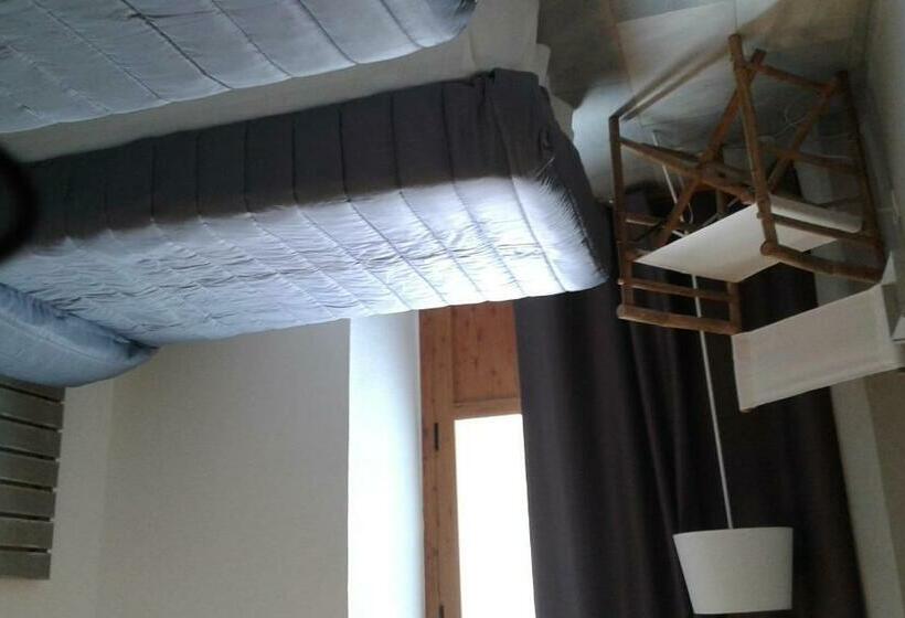 اتاق استاندارد, Granada Old Town Hostel