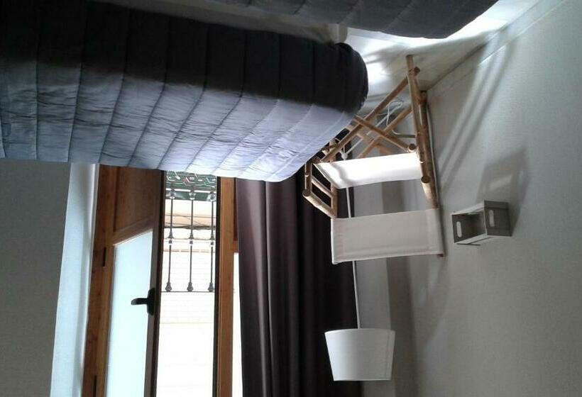اتاق استاندارد, Granada Old Town Hostel